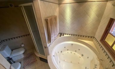 Casa de cinco ambientes a la venta en José C Paz, APTO CREDITO