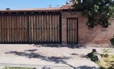 ALQUILER-CASA 4 DORMITORIOS CON COCHERA-BARRIO MUNICIPAL-LAS HERAS