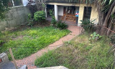Casa con gran jardin y terraza