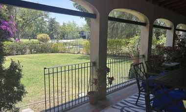 CASA DE UNA PLANTA CON ACCESO DIRECTO AL CAMPO GOLF CCQ