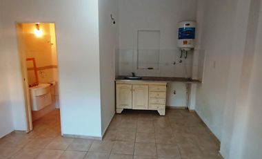 Monoambiente, independiente al frente. SIN EXPENSAS