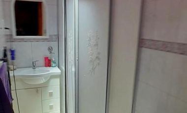 EXCELENTE CASA 4 AMBIENTES EN DOS PLANTAS - LOTE PROPIO - MORON SUR