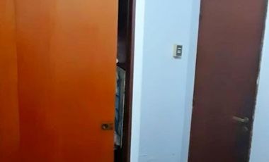 EXCELENTE CASA 4 AMBIENTES EN DOS PLANTAS - LOTE PROPIO - MORON SUR