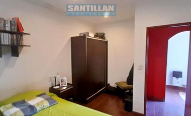 EXCELENTE CASA 4 AMBIENTES EN DOS PLANTAS - LOTE PROPIO - MORON SUR