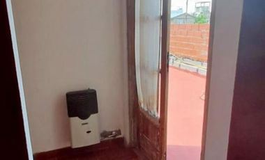 EXCELENTE CASA 4 AMBIENTES EN DOS PLANTAS - LOTE PROPIO - MORON SUR