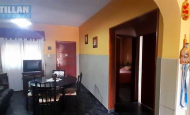 EXCELENTE CASA 4 AMBIENTES EN DOS PLANTAS - LOTE PROPIO - MORON SUR