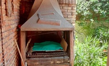 EXCELENTE CASA 4 AMBIENTES EN DOS PLANTAS - LOTE PROPIO - MORON SUR