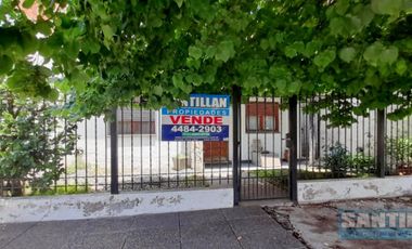 EXCELENTE CASA 4 AMBIENTES EN DOS PLANTAS - LOTE PROPIO - MORON SUR
