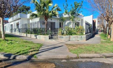 Venta Casa 3 Amb. Con Patio Y Terraza. Zona Villa Bonich