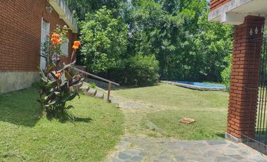 SE VENDE CASAQUINTA  SOBRE LOTE DE 3700M2 EN DIQUE LUJAN