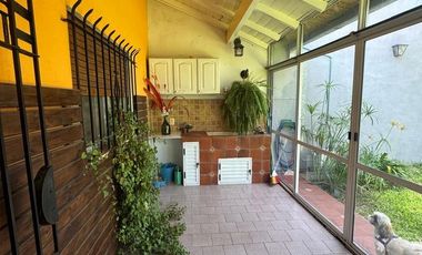 Venta Casa 3 Ambientes con Quincho y Jardín. Apta crédito. NUEVAS CONDICIONES