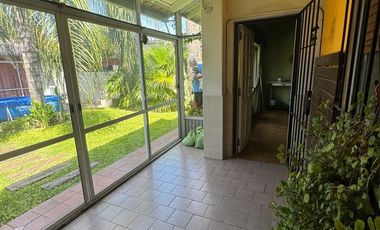 Venta Casa 3 Ambientes con Quincho y Jardín. Apta crédito. NUEVAS CONDICIONES