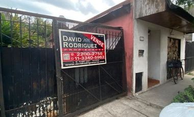 CASA AMERICANA CON DEPARTAMENTO AL FRENTE