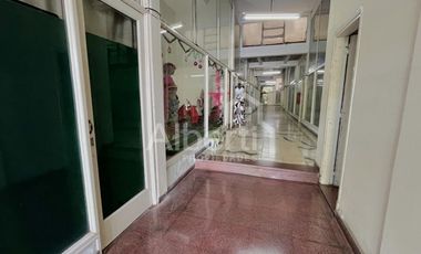 VENTA LOCAL EN GALERÍA - HAEDO CENTRO (LADO NORTE)