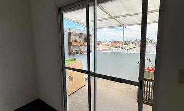 ALQUILER - DEPARTAMENTO 2 AMBIENTES EN DUPLEX CON PATIO