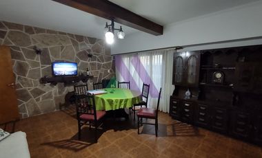 Casa 3 dormitorios con jardín