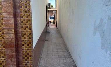 VENTA - CASA CON AMPLIO PARQUE - SOBRE LOTE DE 375 m2