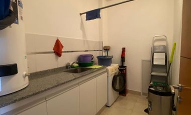 EXCELENTE DEPARTAMENTO DE 2 AMBIENTES CON COCHERA