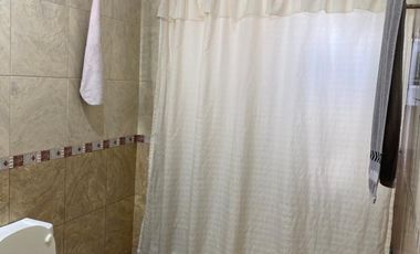 EXCELENTE DEPARTAMENTO DE 2 AMBIENTES CON COCHERA