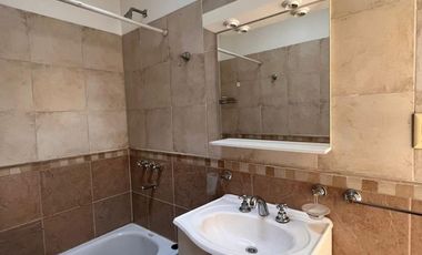 Duplex En Moron De Ambientes Amplios Y Luminosos Con Guardacoches Y Patio - Apto Credito Hipotecario - Se Escucha Oferta Razonable