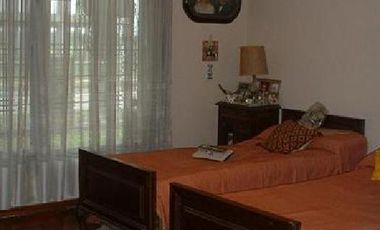 Casa en Venta en Villa de Mayo,sobre avenida. Ideal emprendimiento. 900 mts de lote