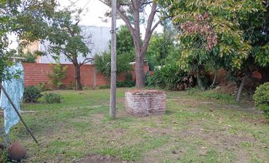 Casa en Venta en Villa de Mayo,sobre avenida. Ideal emprendimiento. 900 mts de lote