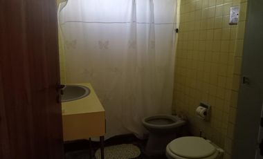 Casa en Venta en Villa de Mayo,sobre avenida. Ideal emprendimiento. 900 mts de lote