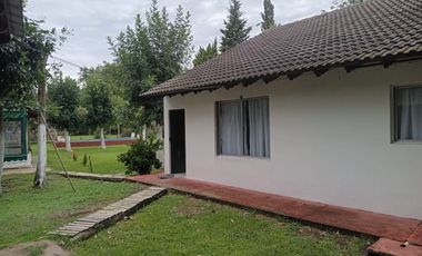 EXCELENTE CASA QUINTA SOBRE LOTE DE 1500M2