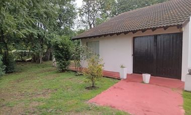 EXCELENTE CASA QUINTA SOBRE LOTE DE 1500M2