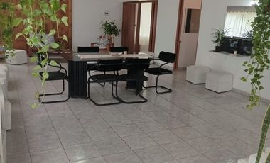 EXCELENTE CASA QUINTA SOBRE LOTE DE 1500M2