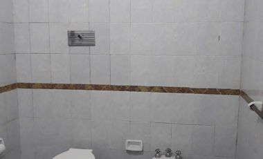 Casa Americana en VENTA con 3 dormitorios en Barrio Gendarmería de Glew.