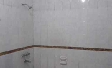 Casa Americana en VENTA con 3 dormitorios en Barrio Gendarmería de Glew.