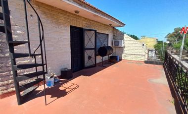 VENTA CASA+ LOCAL+2 DPTOS IDEAL INVERSOR. LANUS