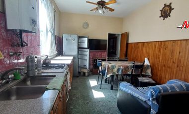 VENTA CASA+ LOCAL+2 DPTOS IDEAL INVERSOR. LANUS