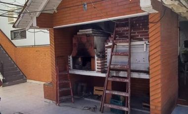 VENTA CASA+ LOCAL+2 DPTOS IDEAL INVERSOR. LANUS