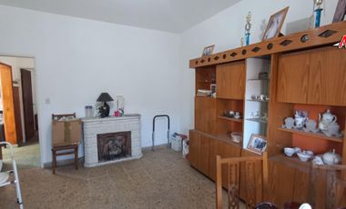 VENTA CASA+ LOCAL+2 DPTOS IDEAL INVERSOR. LANUS