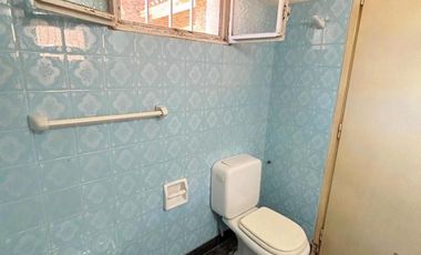 IMPORTANTE PROPIEDAD EN SAN JUSTO SOBRE DOS LOTES (1.021 MTS2). IDEAL MÚLTIPLES DESTINOS.