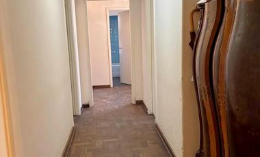 IMPORTANTE PROPIEDAD EN SAN JUSTO SOBRE DOS LOTES (1.021 MTS2). IDEAL MÚLTIPLES DESTINOS.