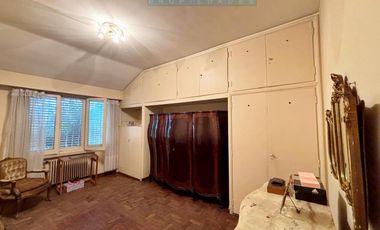 IMPORTANTE PROPIEDAD EN SAN JUSTO SOBRE DOS LOTES (1.021 MTS2). IDEAL MÚLTIPLES DESTINOS.