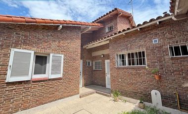 IMPORTANTE PROPIEDAD EN SAN JUSTO SOBRE DOS LOTES (1.021 MTS2). IDEAL MÚLTIPLES DESTINOS.