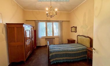 IMPORTANTE PROPIEDAD EN SAN JUSTO SOBRE DOS LOTES (1.021 MTS2). IDEAL MÚLTIPLES DESTINOS.