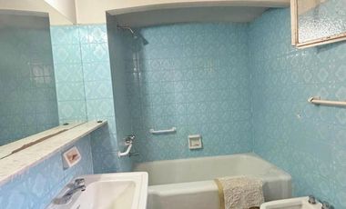 IMPORTANTE PROPIEDAD EN SAN JUSTO SOBRE DOS LOTES (1.021 MTS2). IDEAL MÚLTIPLES DESTINOS.