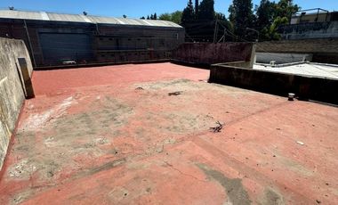 VENTA Galpón 250 m2 con oficinas La Tablada