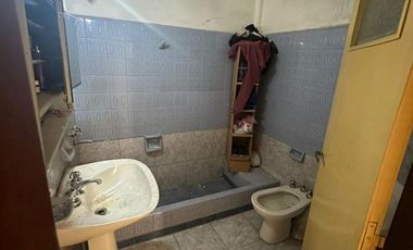 VENTA Galpón 250 m2 con oficinas La Tablada
