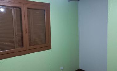 Se vende casa con una excelente ubicacion, especial para inversiones.