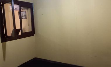 Se vende casa con una excelente ubicacion, especial para inversiones.