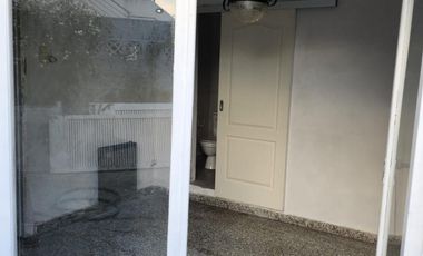 CASA 4 AMBIENTES GARAGE FONDO LIBRE PILETA EXCELENTE ESTADO