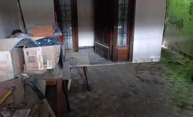 Chalet Frances A Refaccionar Excelente Ubicación Amplio Lote 332 M Oportunidad