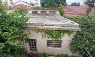 Chalet Frances A Refaccionar Excelente Ubicación Amplio Lote 332 M Oportunidad