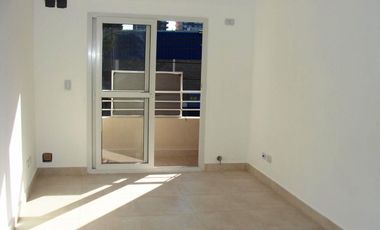 EXCELENTE DEPARTAMENTO 2 AMBIENTES CON COCHERA